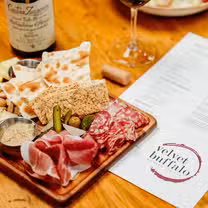 Foto von Velvet Buffalo Restaurant
