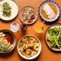Una foto del restaurante Tiffany's Restaurant & Bar