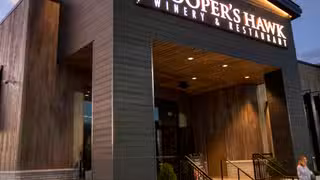 Cooper’s Hawk Winery & Restaurant – Greensboro – Friendly Center, NCの写真