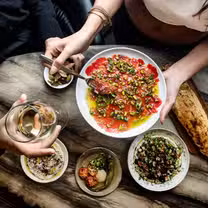 Una foto del restaurante Bustan