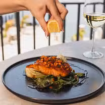 Una foto del restaurante Jackson's Bistro Bar & Sushi