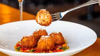Una foto del restaurante Cooper's Hawk Winery & Restaurant - Gurnee, IL