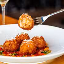 Una foto del restaurante Cooper's Hawk Winery & Restaurant - Gurnee, IL