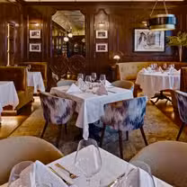 Una foto del restaurante The James - Garden City