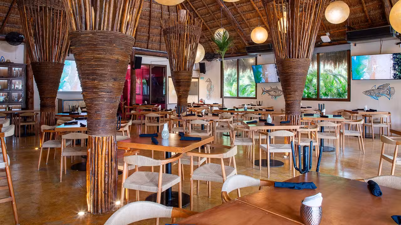 Interior - Del Pacífico zarandeado & grill, Cancún, ROO