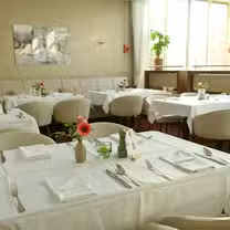 A photo of Bridge 32 Restaurant & Bar restaurant