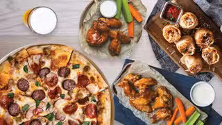 A photo of Old Chicago Pizza & Taproom - Eden Prairie restaurant