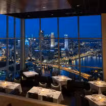 Una foto del restaurante Monterey Bay Fish Grotto - Mt. Washington