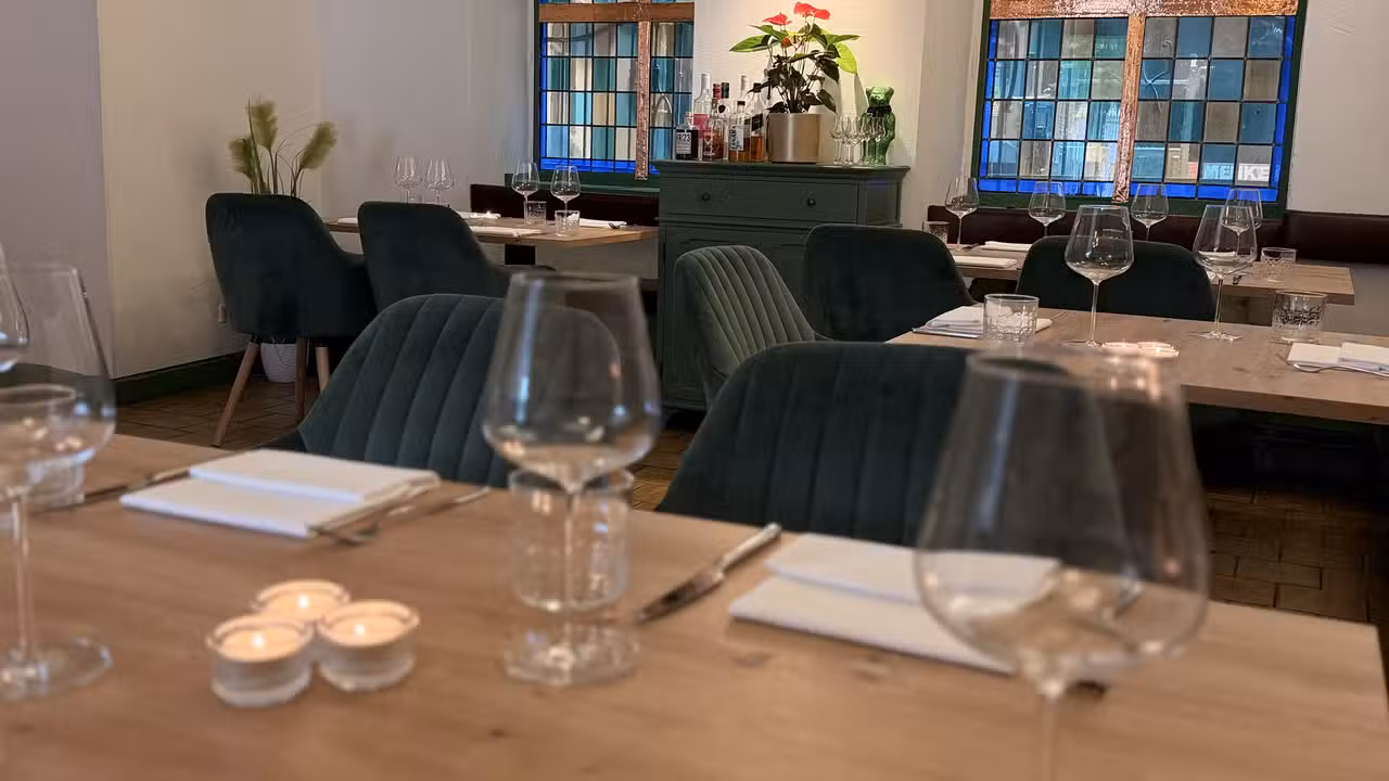 Interior - Nah & Fern | Fusion Kitchen, Berlin, BE