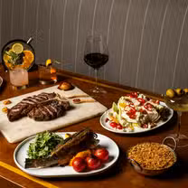 Una foto del restaurante Castaway - Burbank