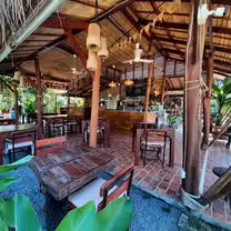 Una foto del restaurante The BACKYARD