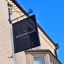 Una foto del restaurante The Pinewood
