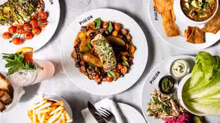 Una foto del restaurante PIgeon Café & Bar, Place Royale, Montreal, QC, Canada