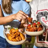 $5 Beers & 10 for $10 Wings foto