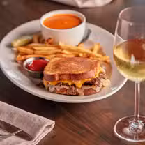 Een foto van restaurant Cooper's Hawk Winery & Restaurant - Reston, VA