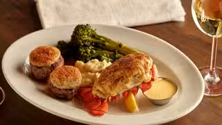 A photo of Cooper's Hawk Winery & Restaurant - Gurnee, IL restaurant