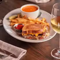 Een foto van restaurant Cooper's Hawk Winery & Restaurant - Centerville, OH